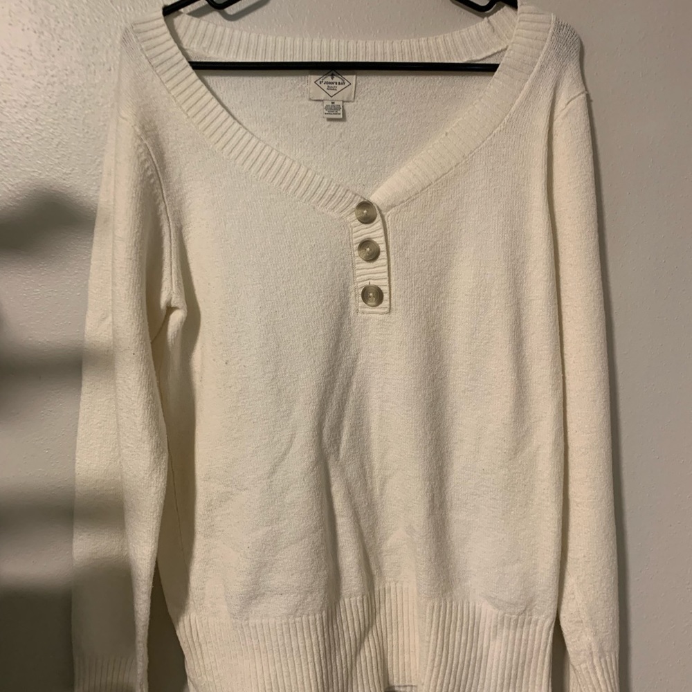 Women’s sweater. Ivory. L
